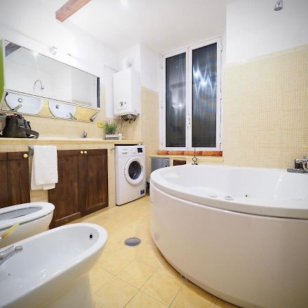 Apartamento Dimora Delle Camelie Génova Exterior foto